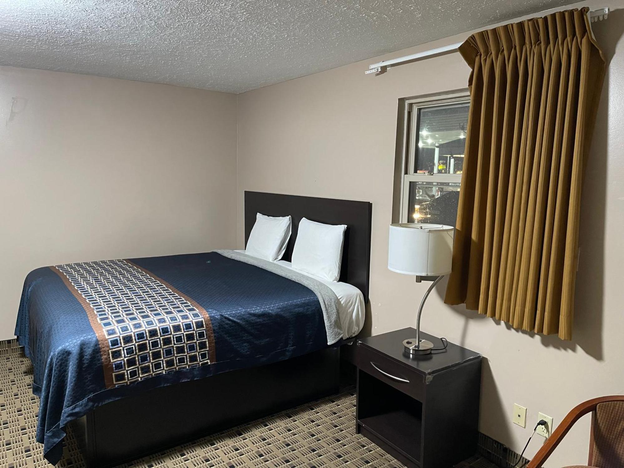 أشتابولا Economy Inn & Suites المظهر الخارجي الصورة