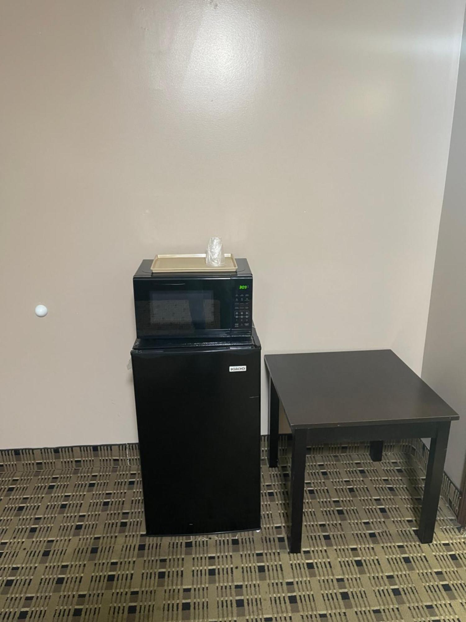 أشتابولا Economy Inn & Suites المظهر الخارجي الصورة