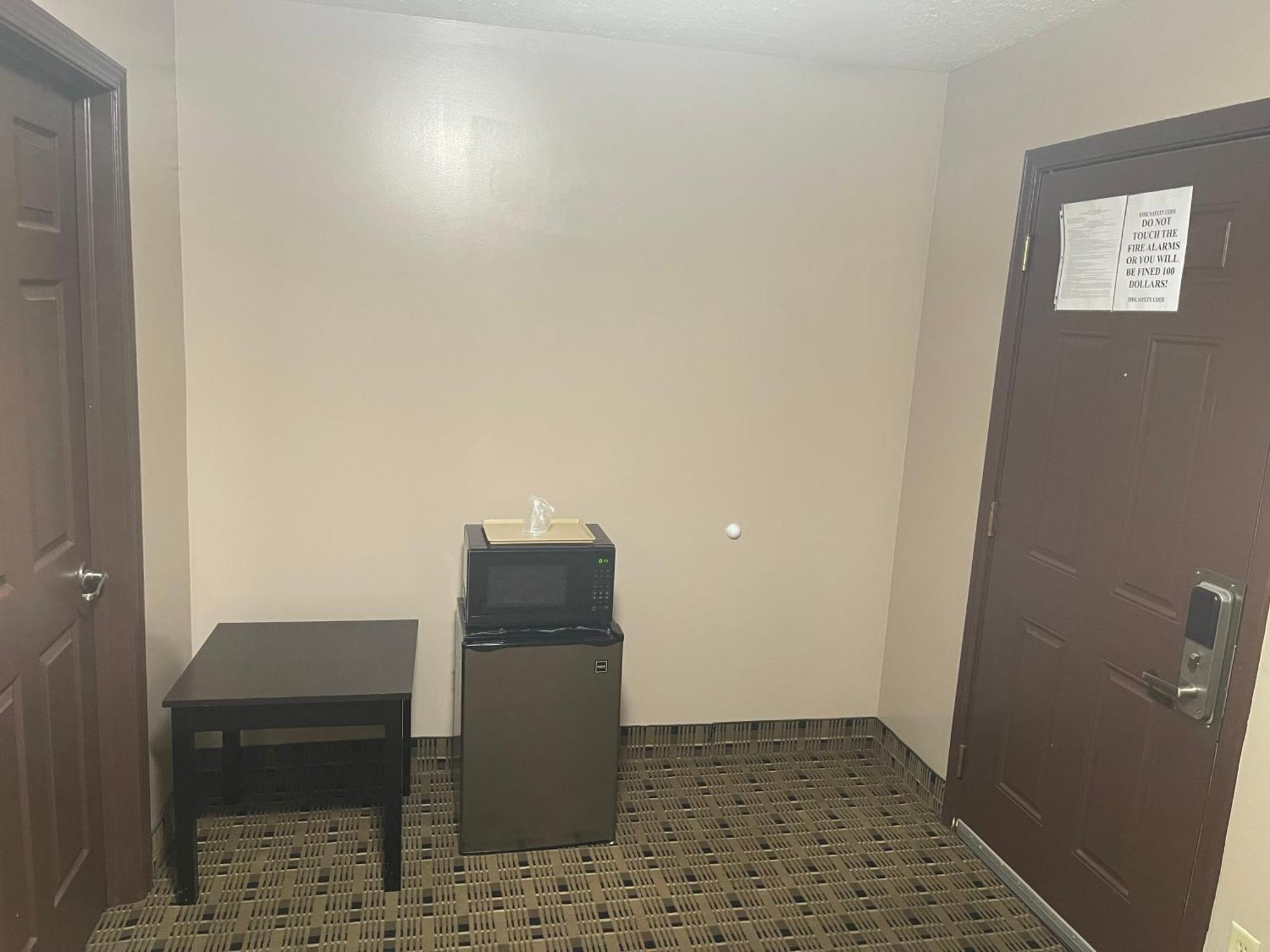 أشتابولا Economy Inn & Suites المظهر الخارجي الصورة